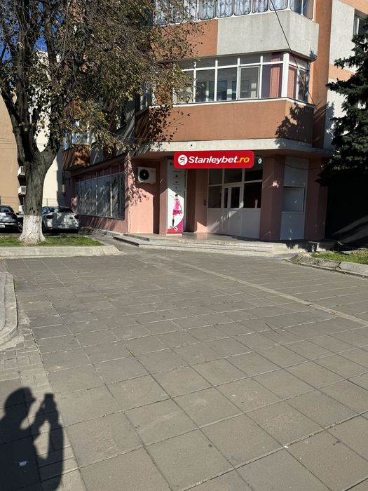 Botosani de inchiriat 147 mp  srada Calea Nationala nr. 67 Botosani
