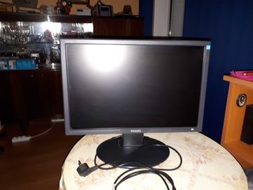 LCD Монитор Philips 200VW8