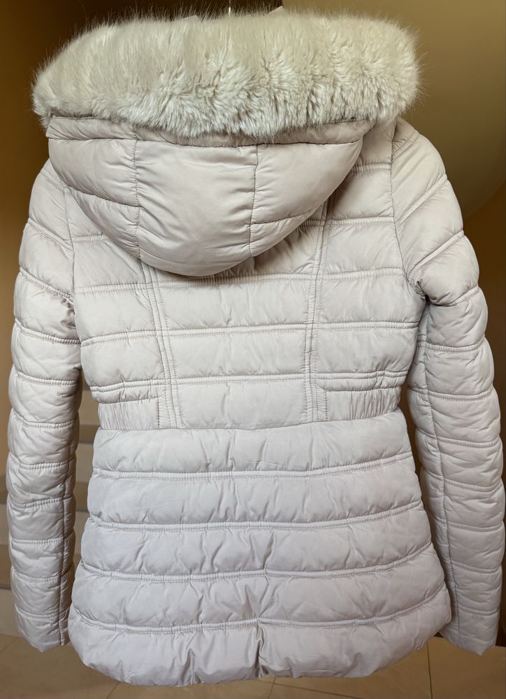 Оригинално дамско зимно яке Guess