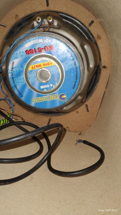 Subwoofer de 1300watti in stare perfecta