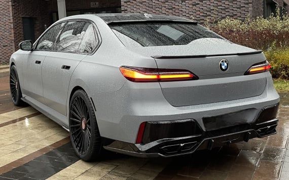 M performance aero пакет BMW G70 спойлер прагове дифузьор накрайниц