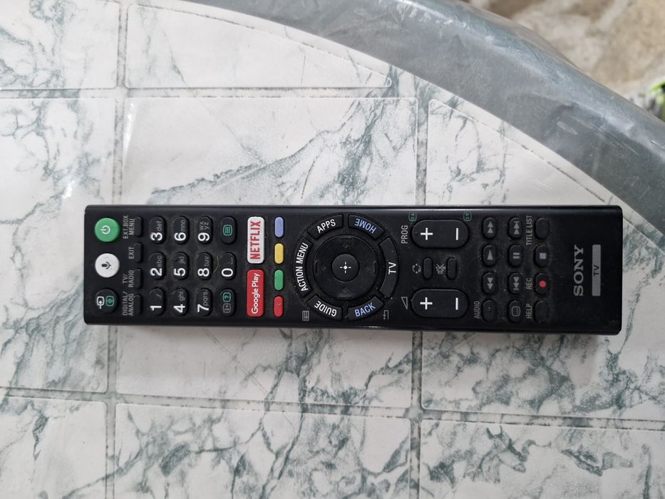 Sony Bravia 75, спукана матрица