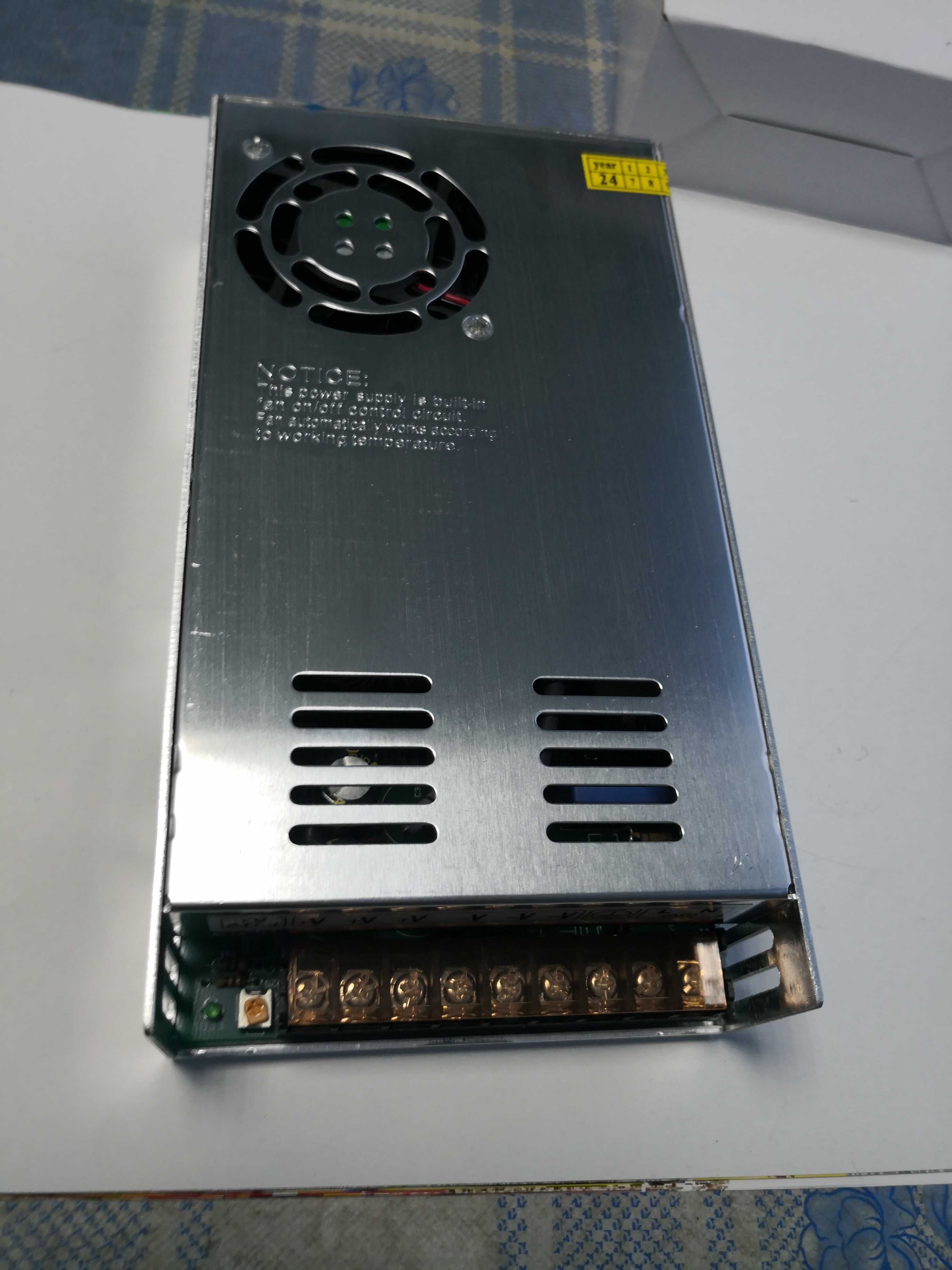 Sursa in comutatie 12 V - 15 A - 180 W