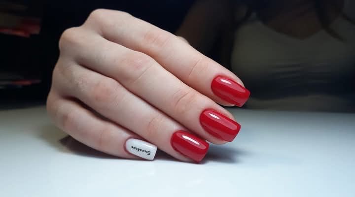 Manichiură / Pedichiură