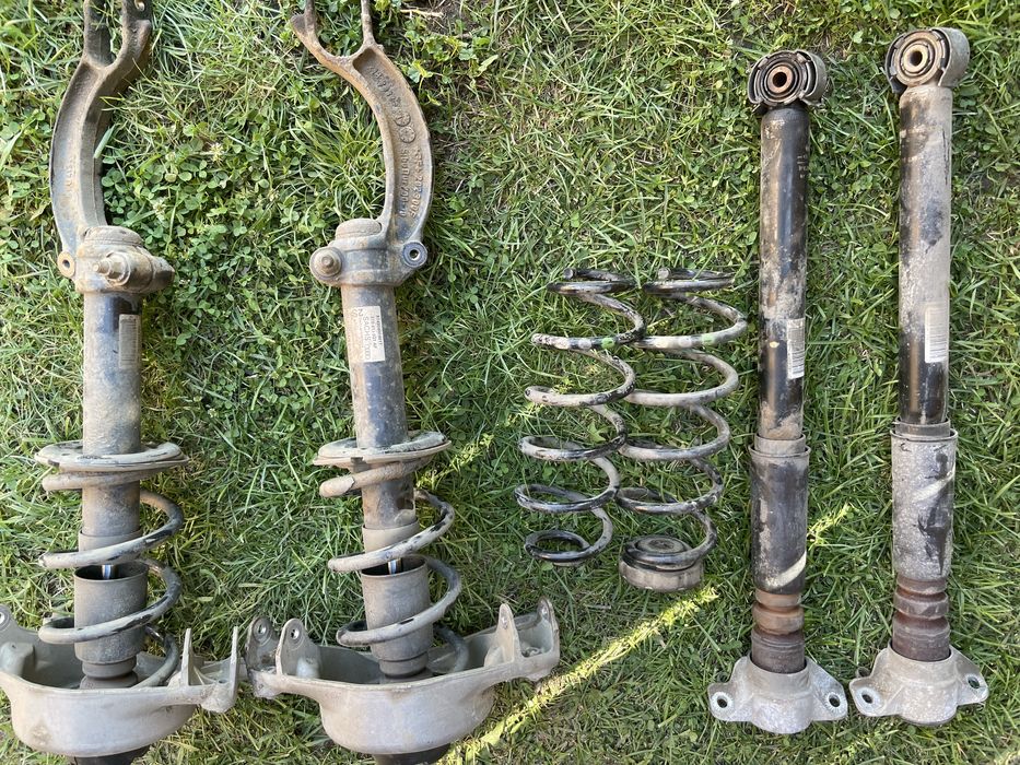 Vând set complet suspensie sport(1be)audi a4 b8.