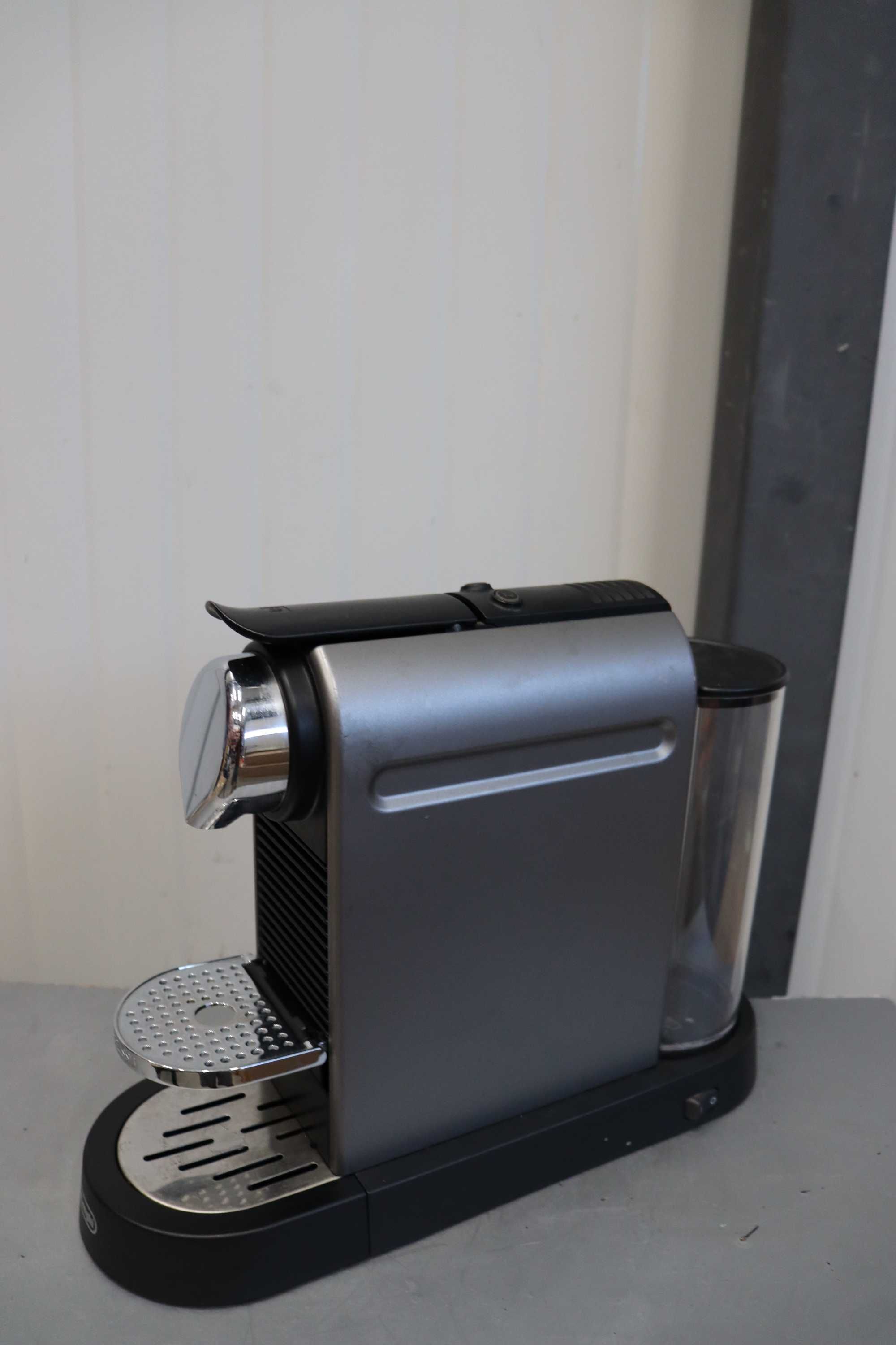 Кафемашина с капсули Krups Nespresso XN7001, машина за еспресо