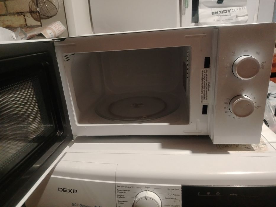 Продам микроволновую печь фирмы Горение в отличном рабочем состоянии