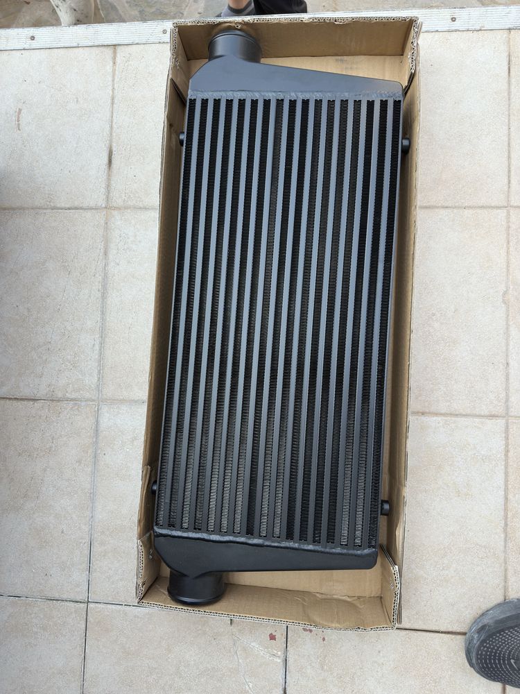 Нов! Черен Интеркулер Proto 600x300x76