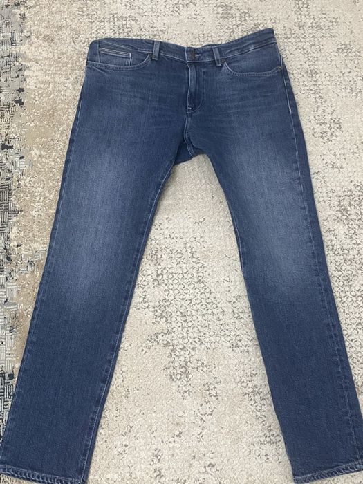 Джинсы Hugo Boss