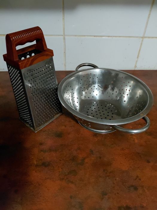 Strecuratoare . Tava . răzătoare