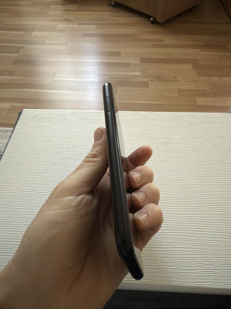 Huawei Y5 2018 с кутия и зарядно