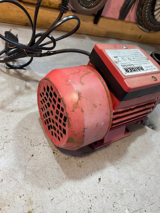 Помпа за вода “Райдър” 370 вата