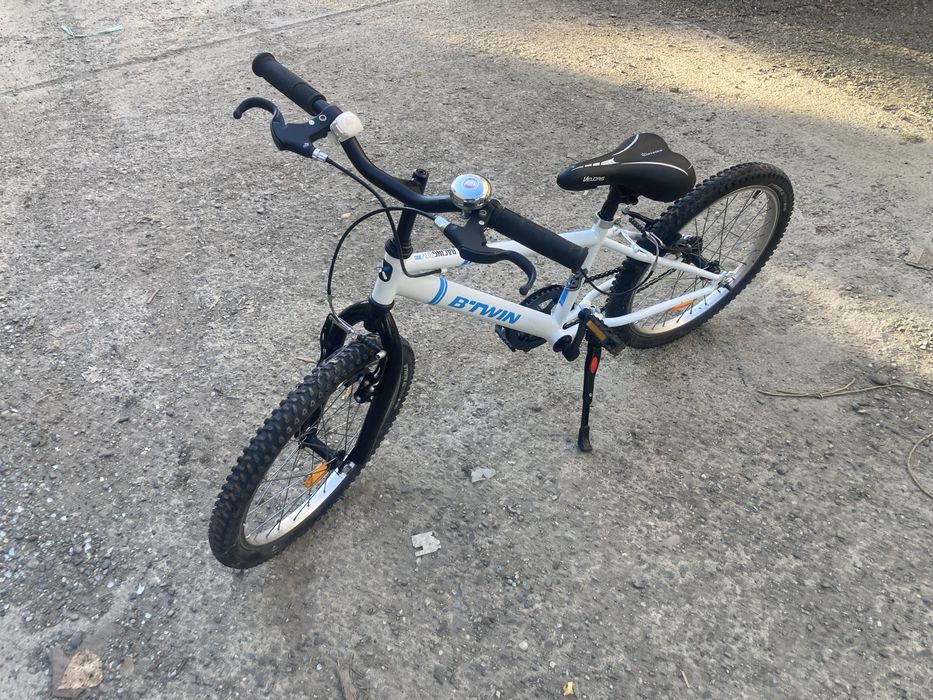 Bicicleta Copii B Twin cu roti de 20”Varsta 6-9Ani