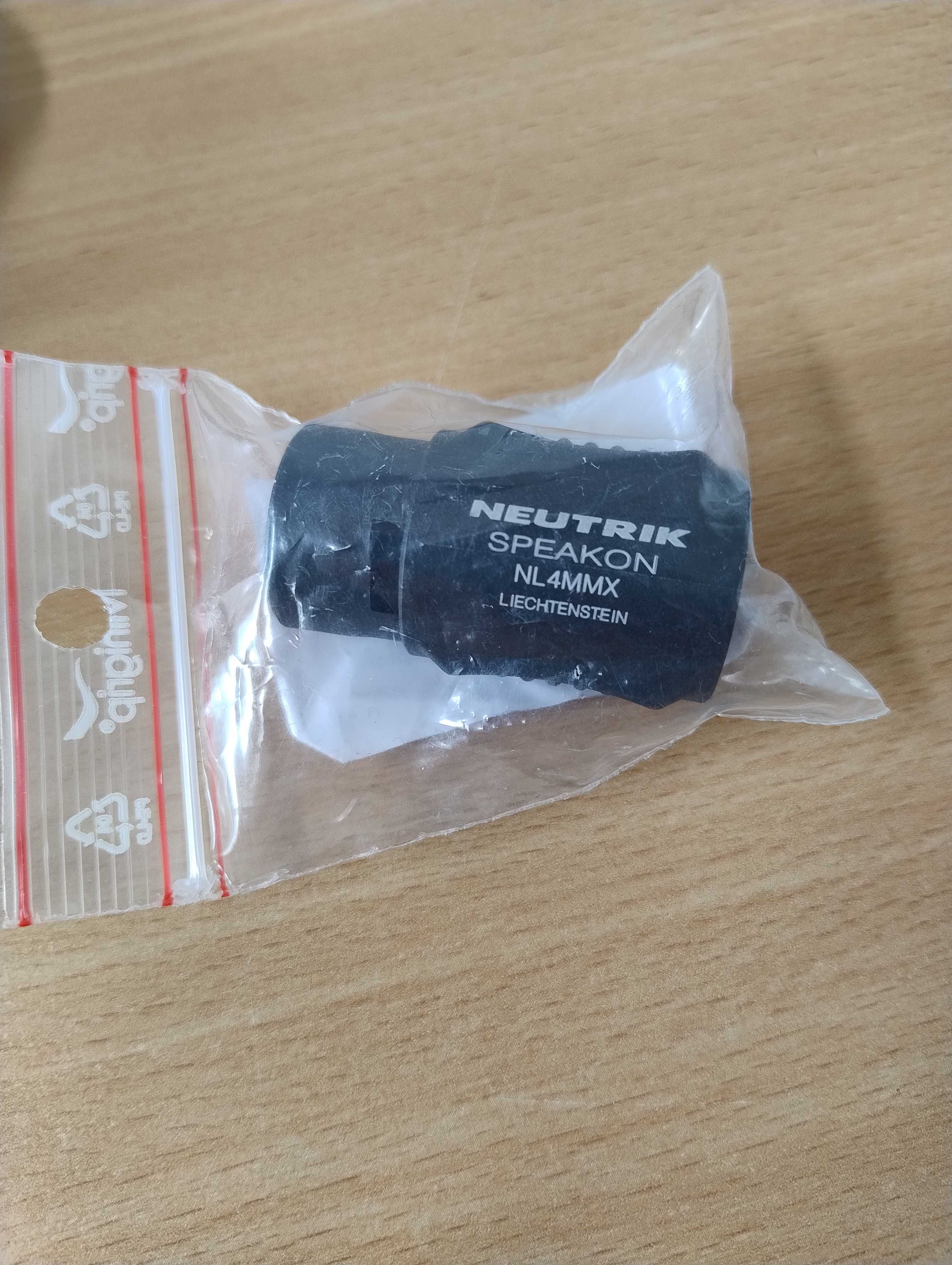 Заключващ 4-полюсен адаптер СПИКОН - NL4MMX
 4 pole speakON adapter
