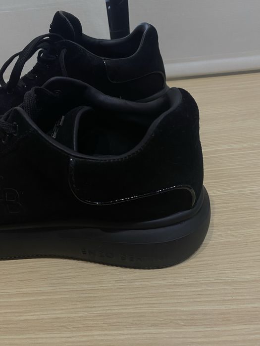 Sneakers Barbati Enzo Bertini Negri din Piele Intoarsa cu Logo Embolsa