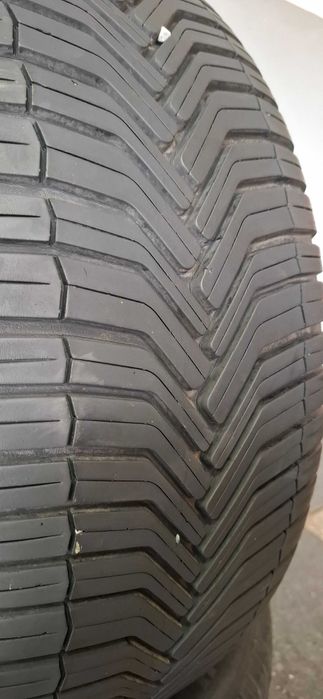 2бр. 235/45/18 Michelin 6.6mm грайфер, дот 19г. Безплатен монтаж