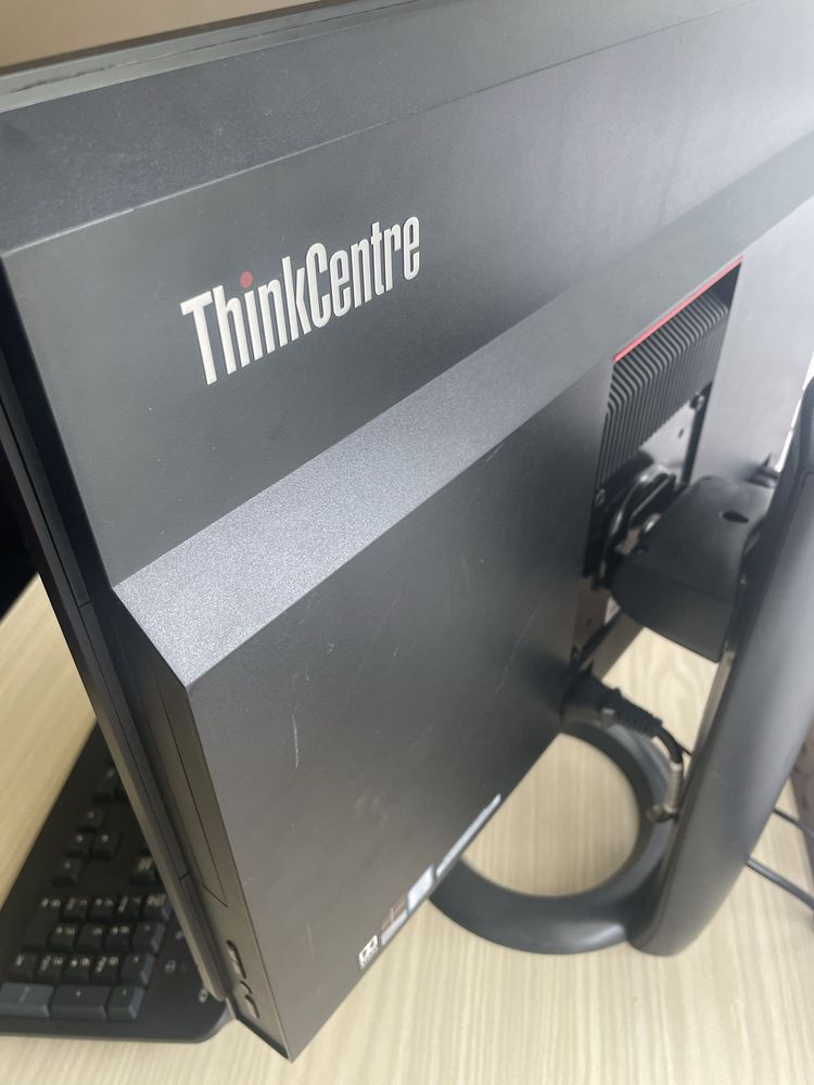 Lenovo ThinkCenter all in one 6th gen