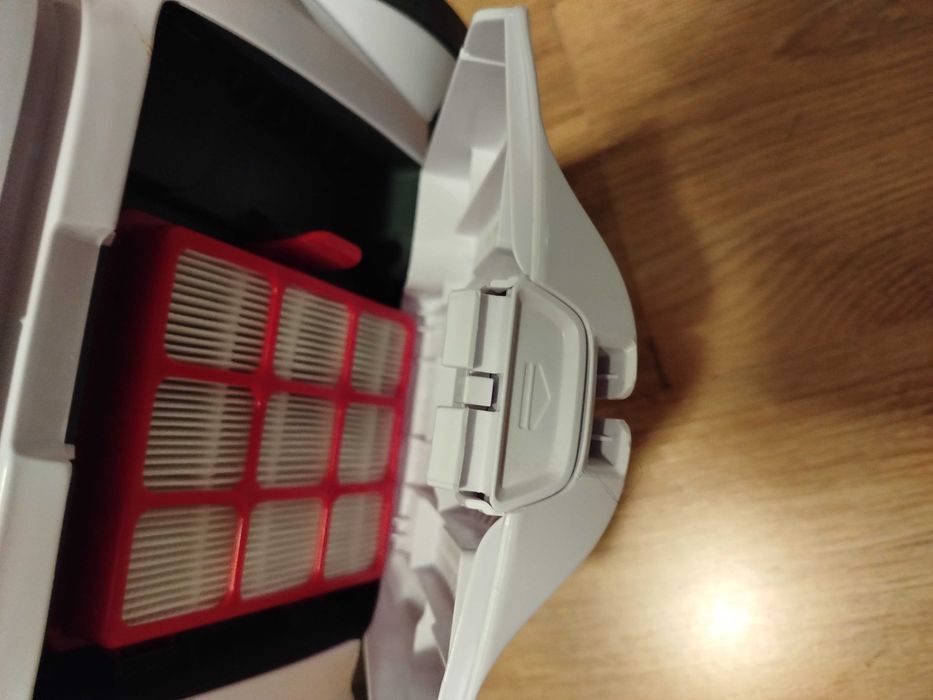 Aspirator fara sac GORENJE G-Force Air Lite 3.3L 700W putin folosit