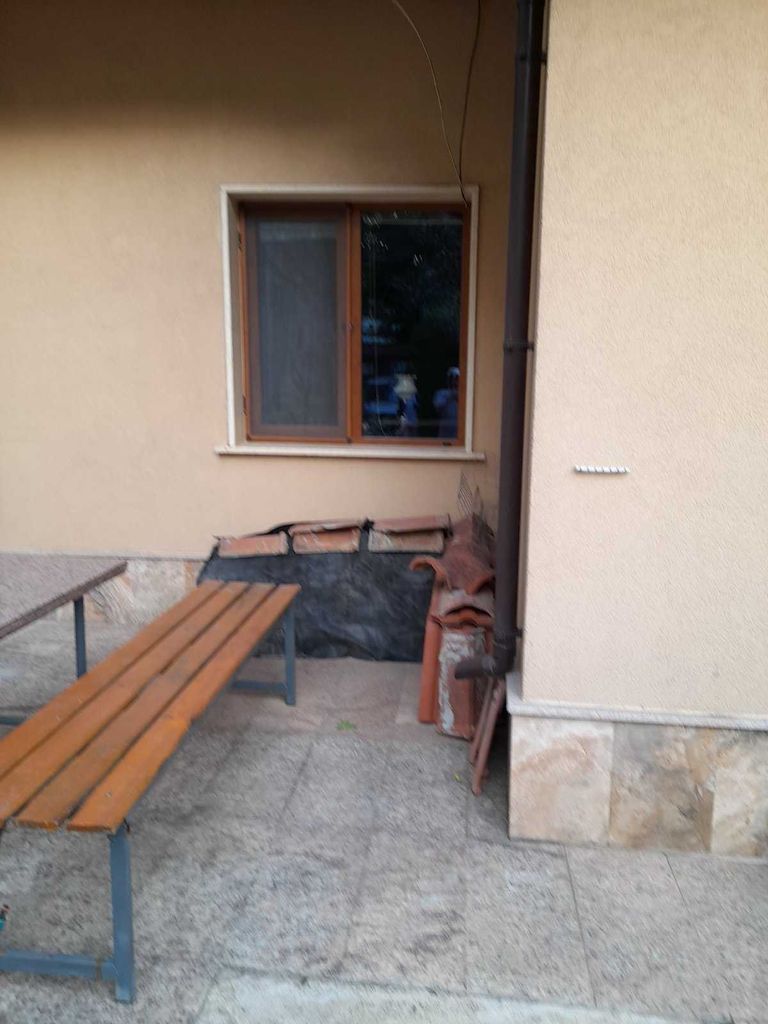 Дава се под наем Къща в Добрич, Център - 40 кв.м за 178.5 € - Снимка #1