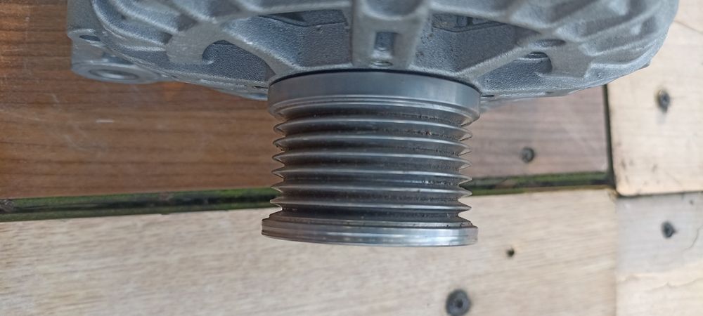 Vând 2 Alternatoare