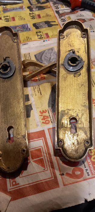 Масивни месингови дръжки