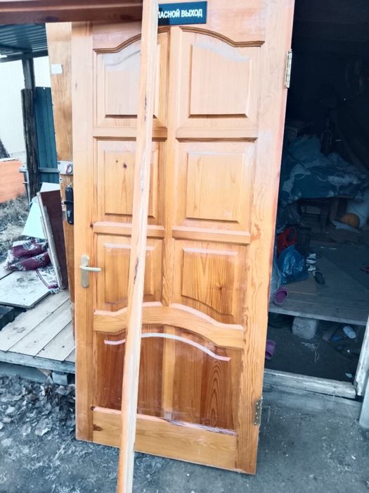 Продам дверь с косяком
