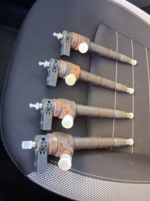 Vând un set de injectoare BTC