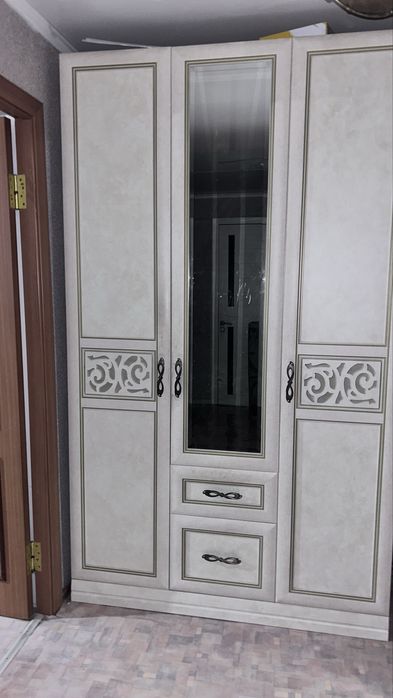 Продам шкаф в спальню з