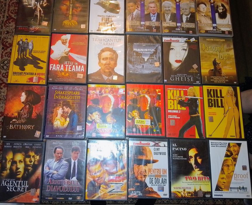 Vând  urgent filme DVD