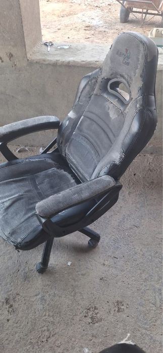 Креслаы 8 шт по 5к кому надо