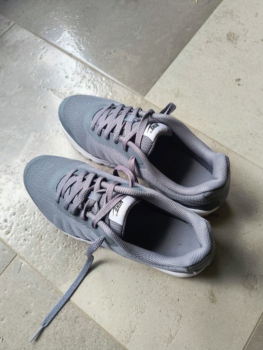 Маратонки Nike EU39