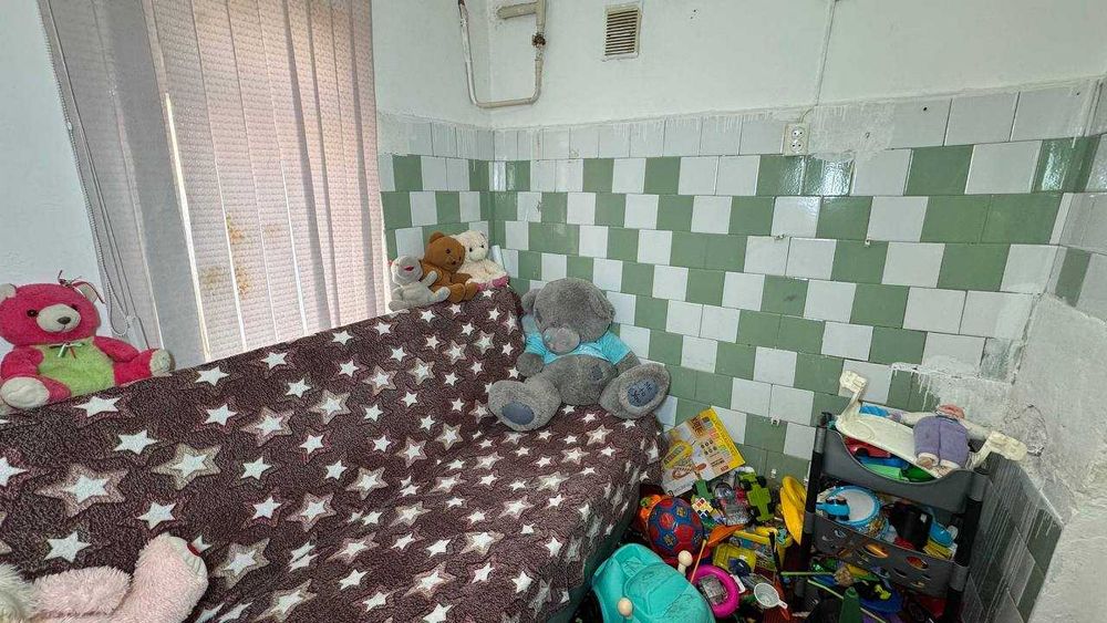 Киргили  Дружба 1 қаватда 2 хонали квартира сотилади.ID: 1483