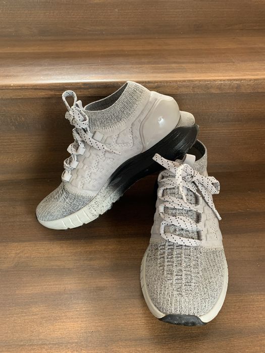 Adidasi tip soseta Under Armour