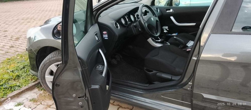Vand Peugeot 308 ,an 2009 motor benzina 1.6 ,120 cp .sau schimb.