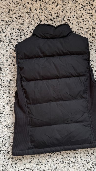 Дамски пухен елек,грейка GAP размер S