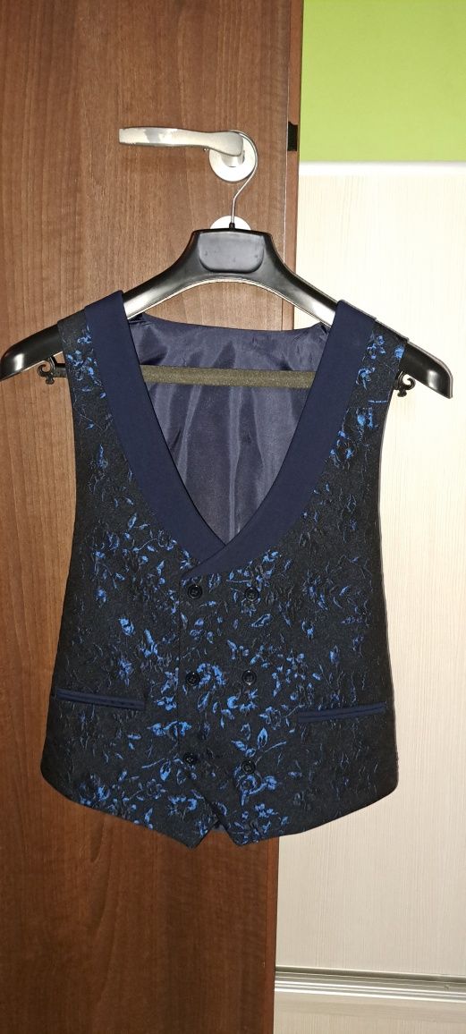 Costum 3 Piese (+Husa Costum) - Preț Negociabil