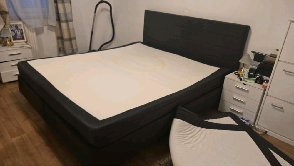 Vand paturi tapitate si din lemn aduse din germania