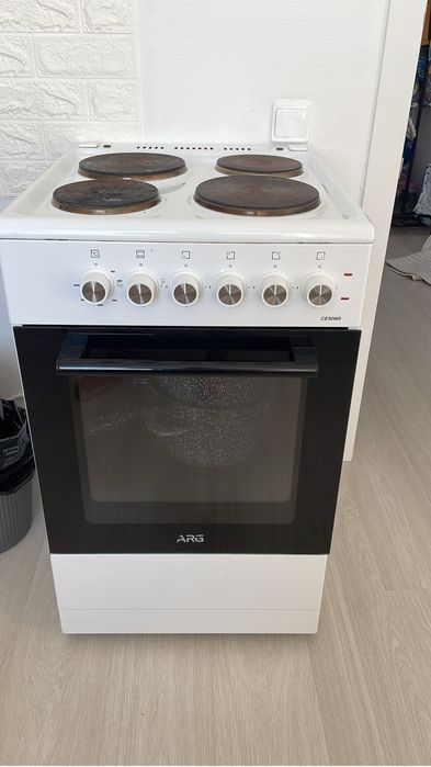 Продам плиту с рабочей духовкой