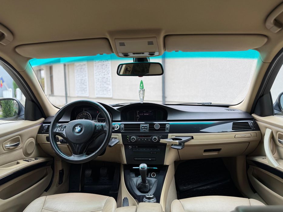 BMW E91 318D Facelift