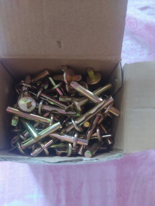 Строительный крепеж