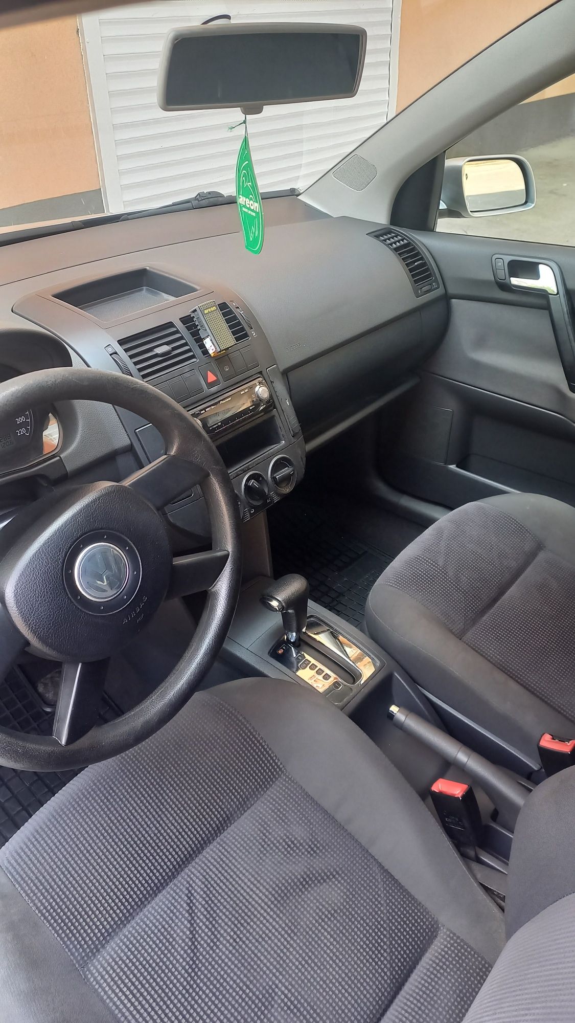 VW Polo 1.4i автоматик