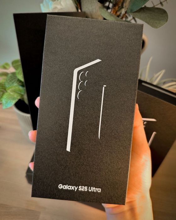 Samsung Galaxy S25 Ultra 5G 256GB Titanium Gray