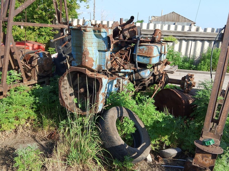 Запчасти на трактор т 4 алтаиц.