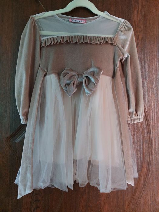 Коледна Детска рокля в бежово и екрю