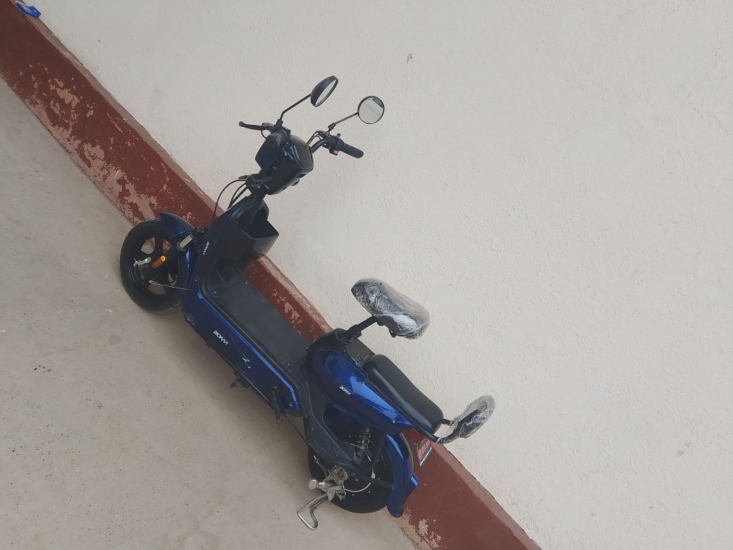 Skuter sotiladi Chontak