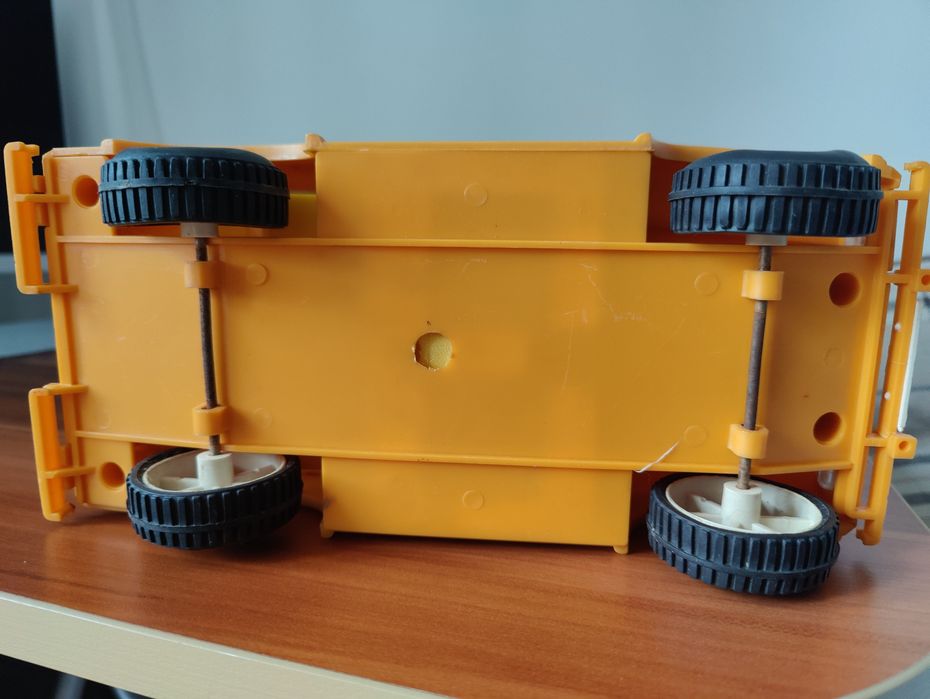 Vînd jucarie/machetă Aro 244 perioada anilor '80.