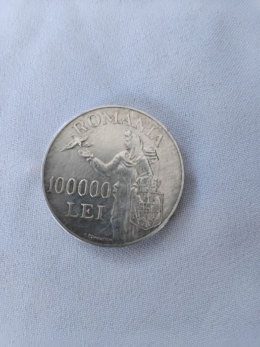 3 monede, 1 monedă de 100000 din 1946, bani vechi.