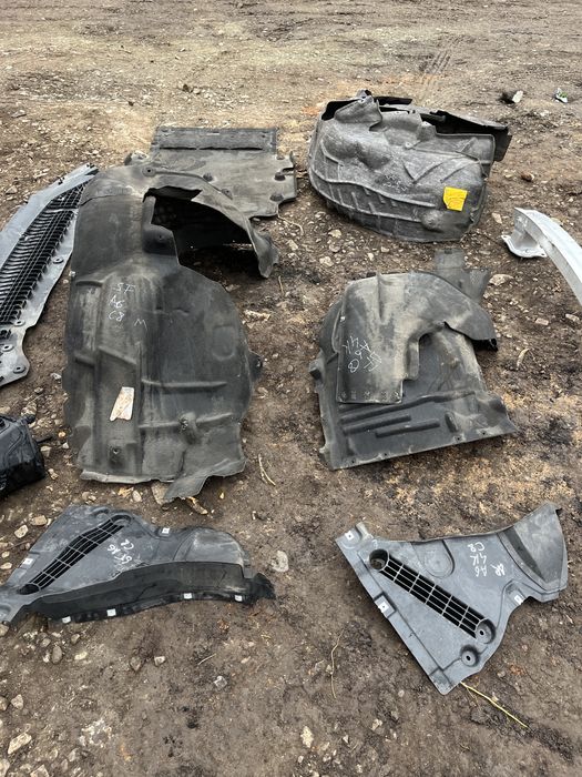 Scut / Aparatoare noroi / Carenaj / Armatura / Carcasa Audi A6 4K C8