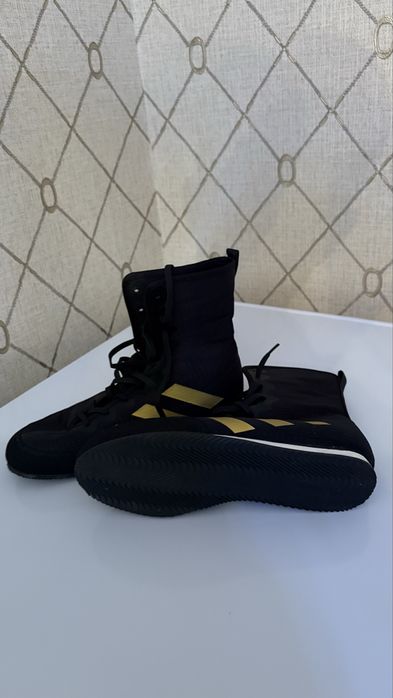 38 размер новый черный  Адидас