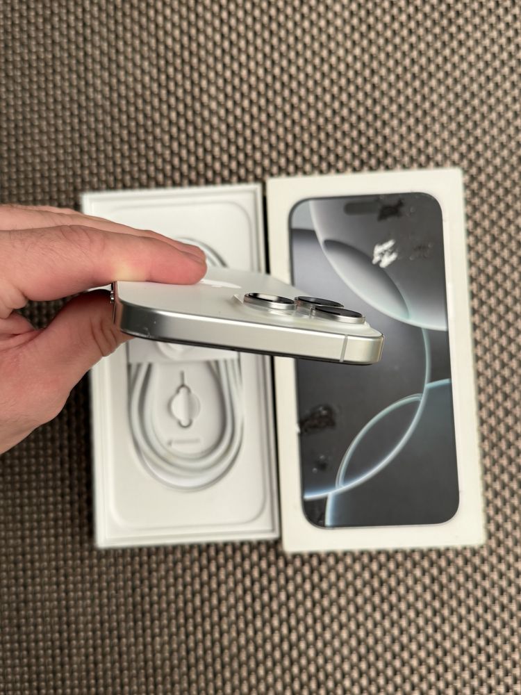 КАТО НОВ! *ЛИЗИНГ* iPhone 16 Pro Max 256Gb White Titanium / Гаранция